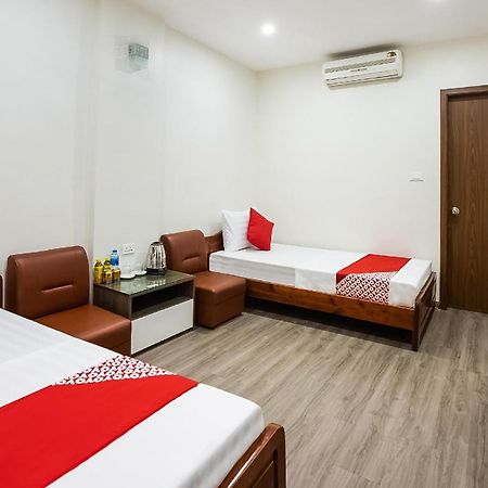 Khach San Giao Thong Hotell Hanoi Exteriör bild