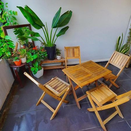 Khach San Giao Thong Hotell Hanoi Exteriör bild