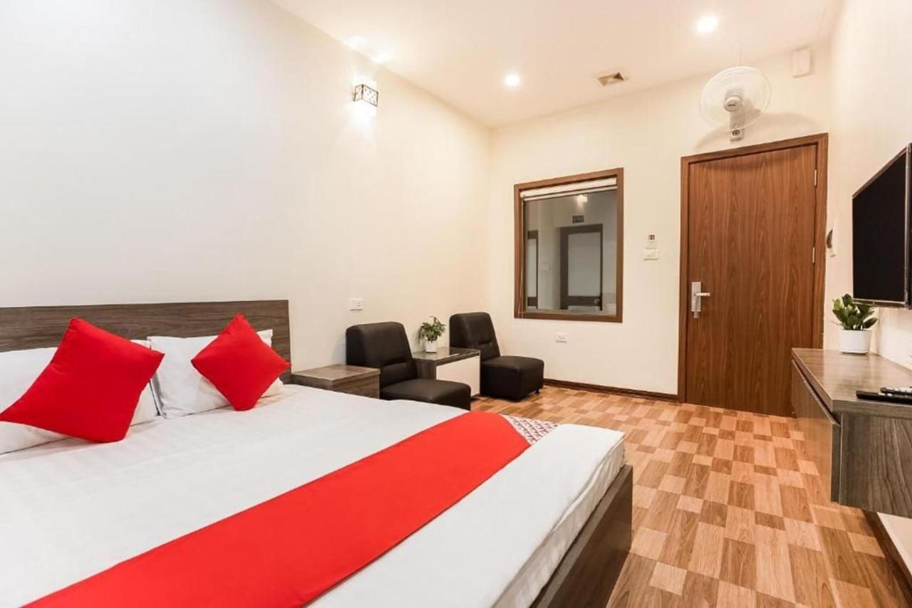 Khach San Giao Thong Hotell Hanoi Exteriör bild