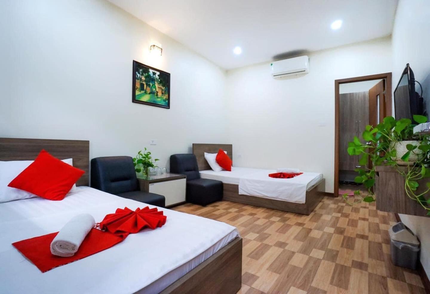 Khach San Giao Thong Hotell Hanoi Exteriör bild
