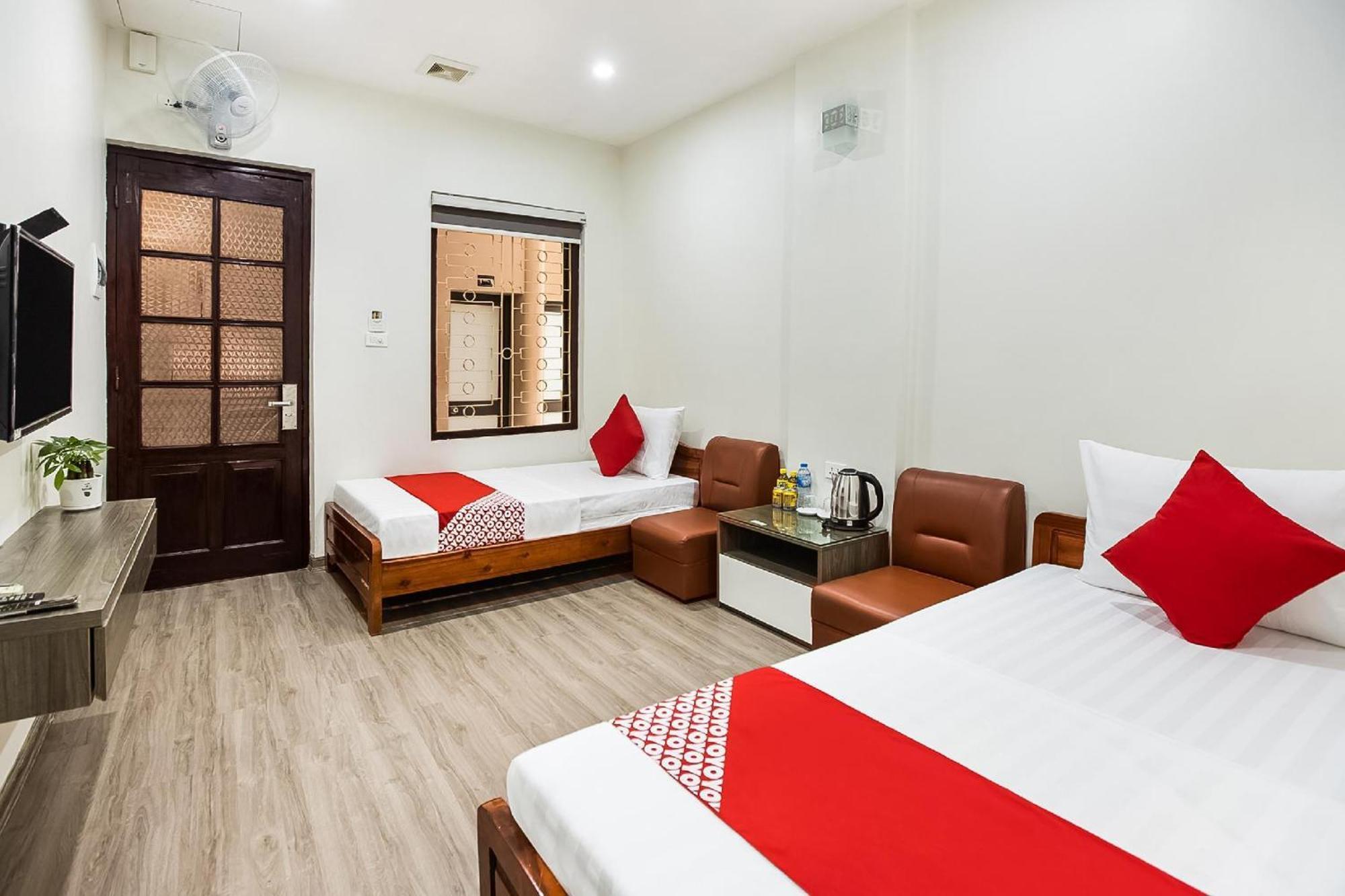 Khach San Giao Thong Hotell Hanoi Exteriör bild