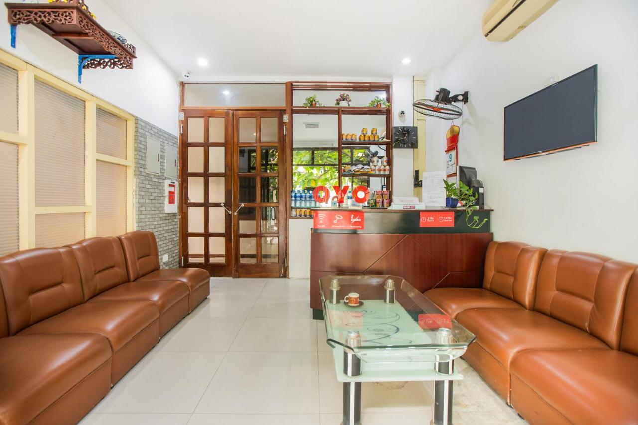 Khach San Giao Thong Hotell Hanoi Exteriör bild