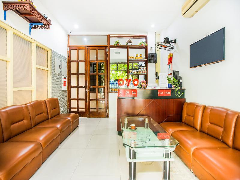 Khach San Giao Thong Hotell Hanoi Exteriör bild