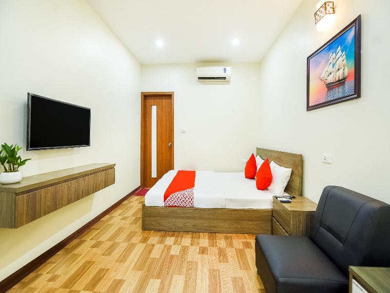 Khach San Giao Thong Hotell Hanoi Exteriör bild