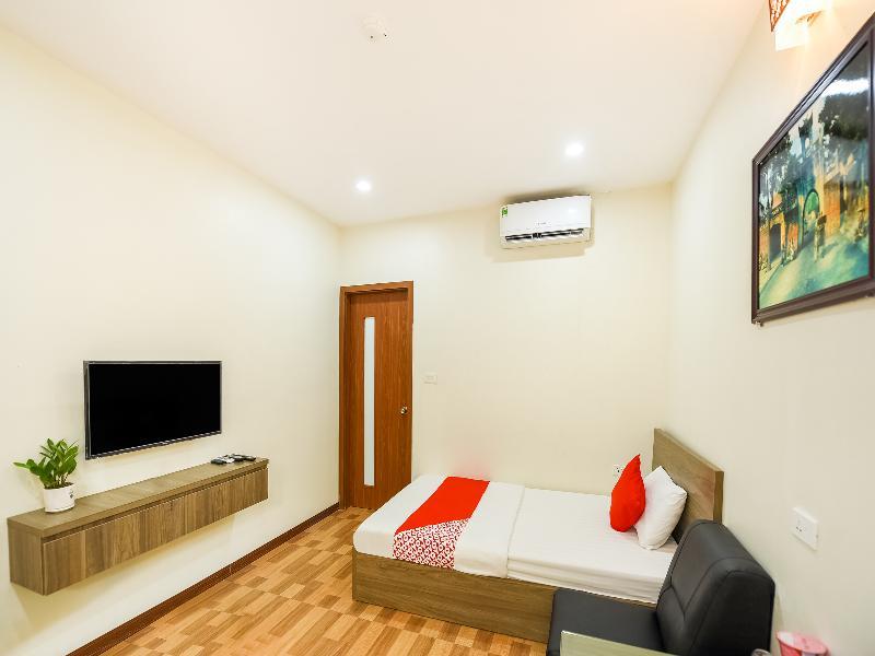 Khach San Giao Thong Hotell Hanoi Exteriör bild