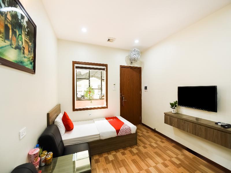 Khach San Giao Thong Hotell Hanoi Exteriör bild